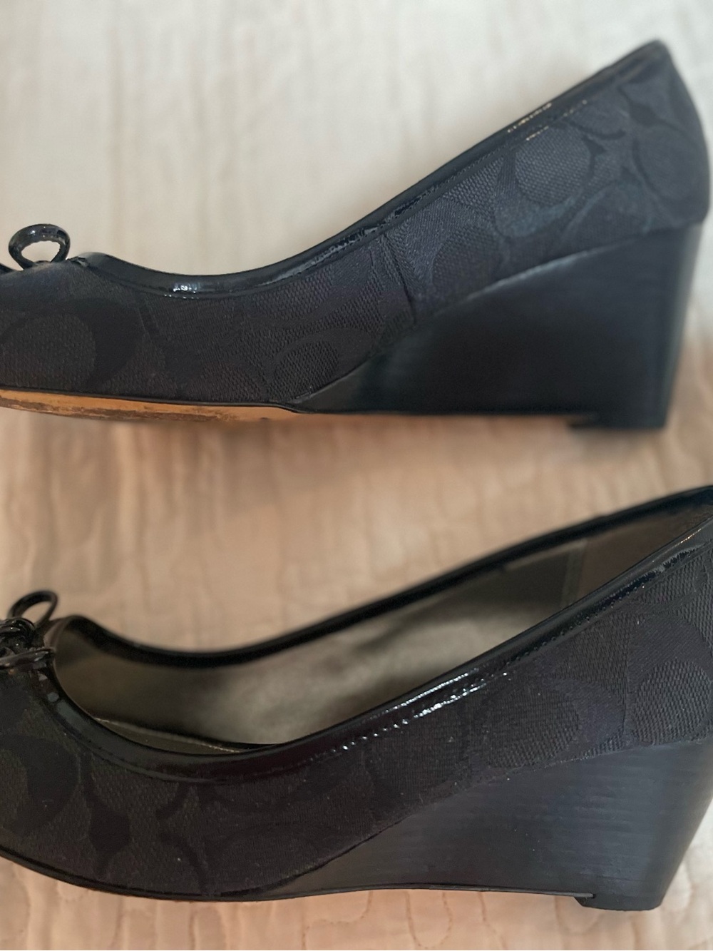 Coach Black Signature C Peep Toe Wedge Heels Patent Bow Shoes Women Size 6.5B - Picture 7 of 10